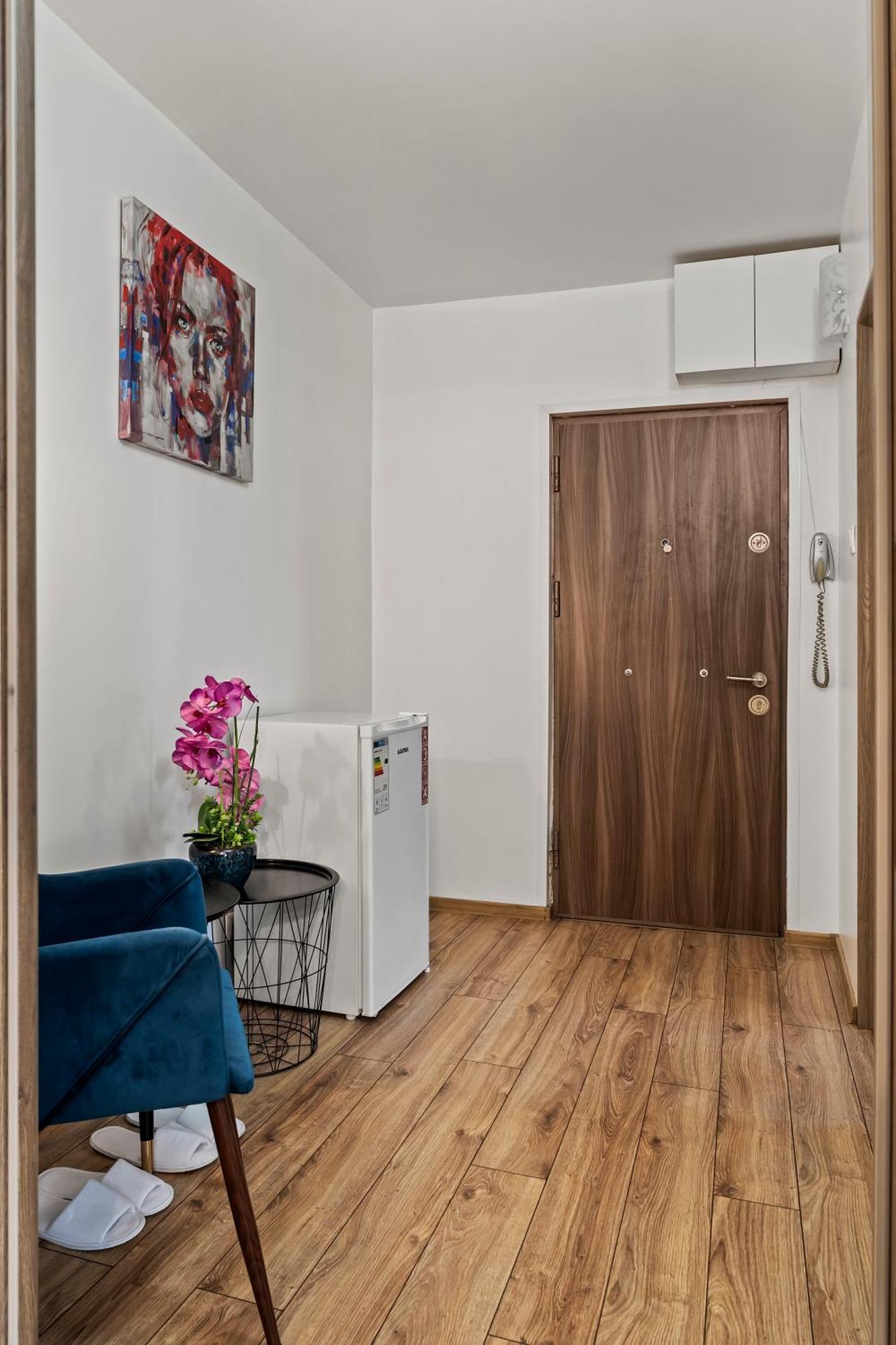 Garsoniera De Lux Si Eleganta Drumul Taberei Bucarest Exterior foto
